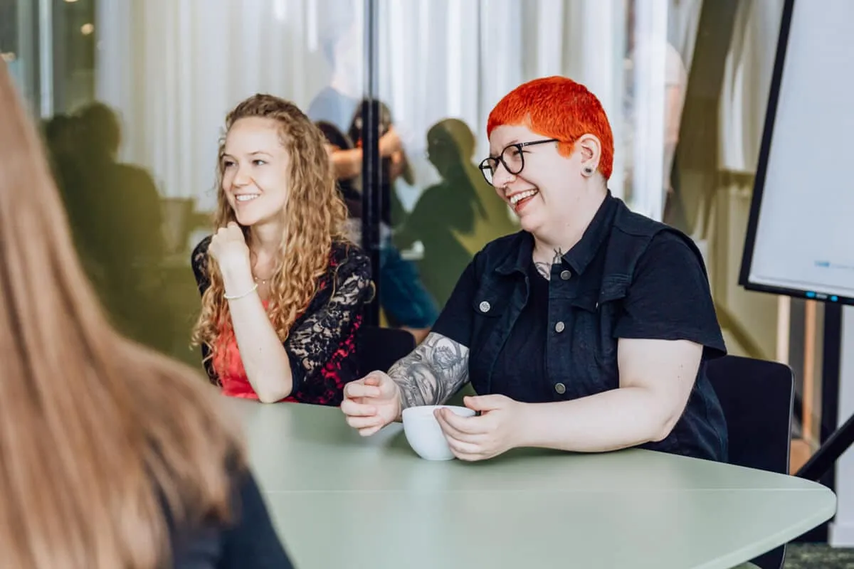 Team arbeitet zusammen